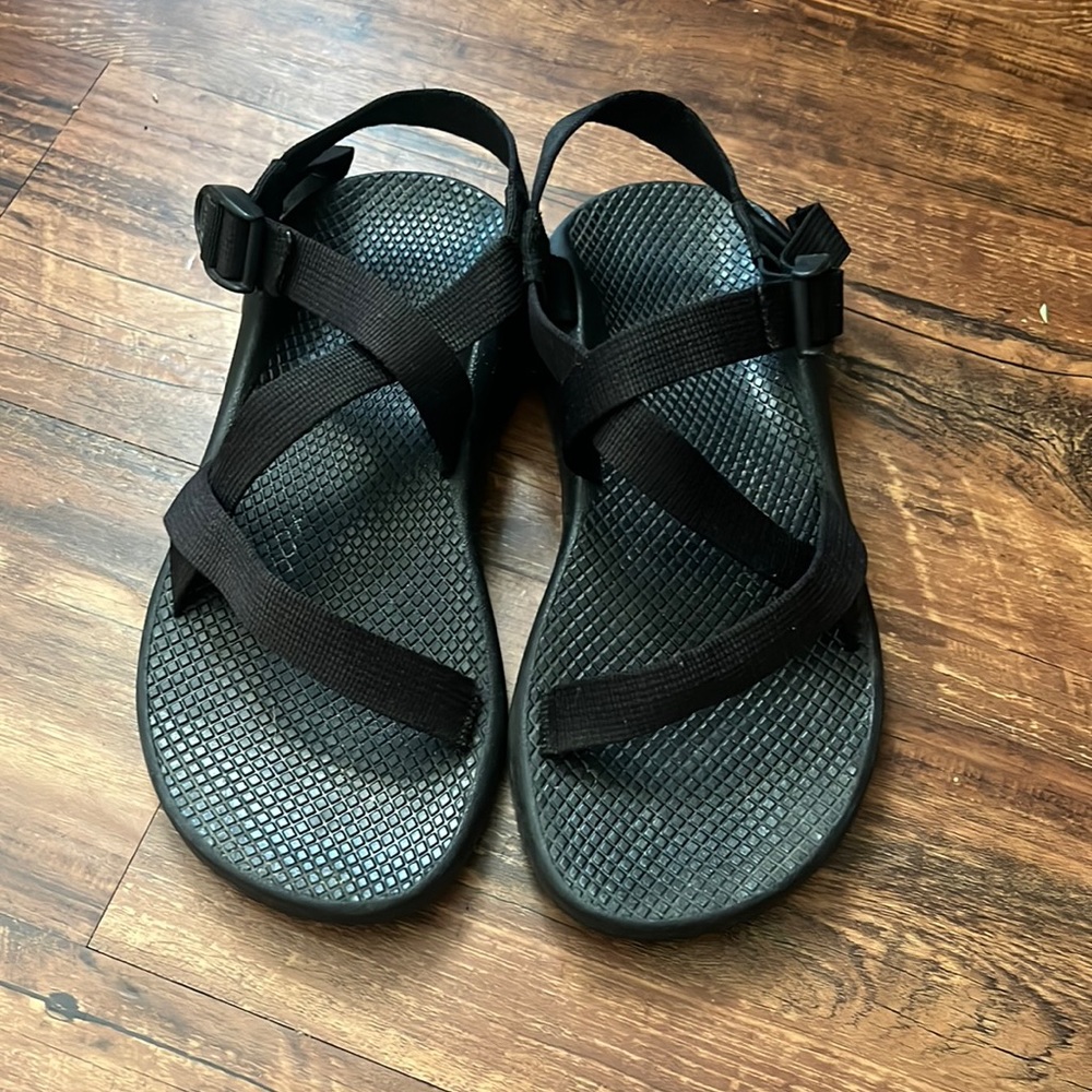 Black Chacos Z/Cloud - Size 8